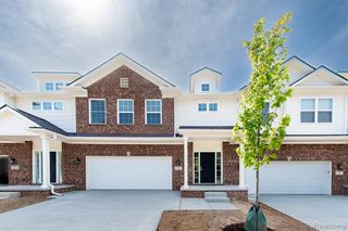 12 Grandview Ci Grandview Circle 58, White Lake, MI 48386