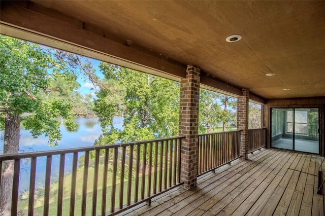 1630 Green Briar Drive, Huntsville, TX 77340