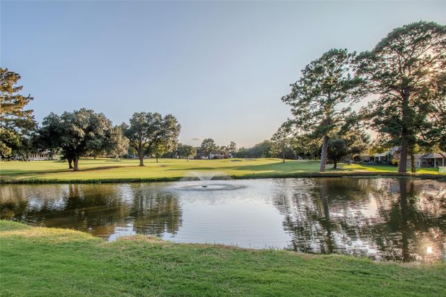1630 Green Briar Drive, Huntsville, TX 77340