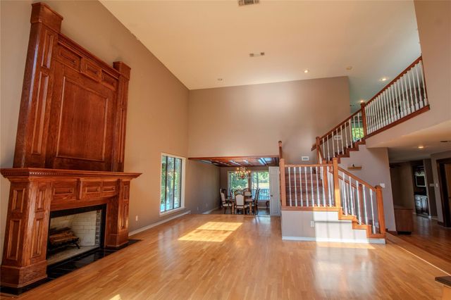 1630 Green Briar Drive, Huntsville, TX 77340