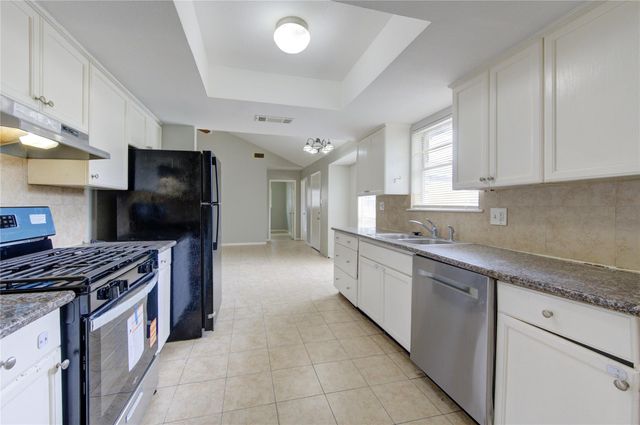 11707 Triola Lane, Houston, TX 77072