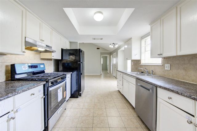 11707 Triola Lane, Houston, TX 77072