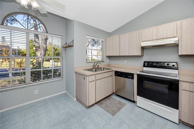 2411 BENTLEY DRIVE 2411, Palm Harbor, FL 34684