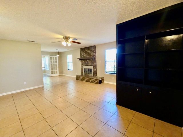 1310 Ray Berglund BLVD A, Round Rock, TX 78664