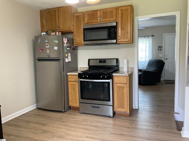 407 Old Farm Road, Moore, SC 29539