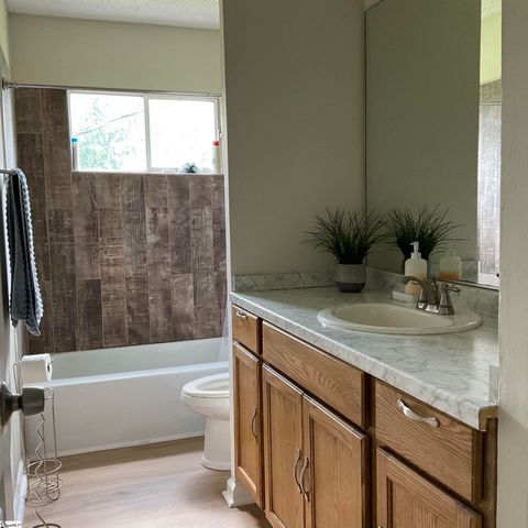 407 Old Farm Road, Moore, SC 29539