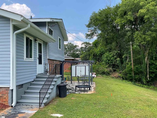 407 Old Farm Road, Moore, SC 29539