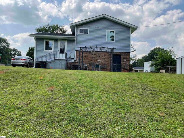 407 Old Farm Road, Moore, SC 29539