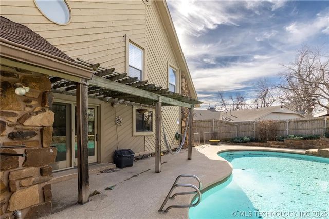 4510 S Birmingham Place, Tulsa, OK 74105