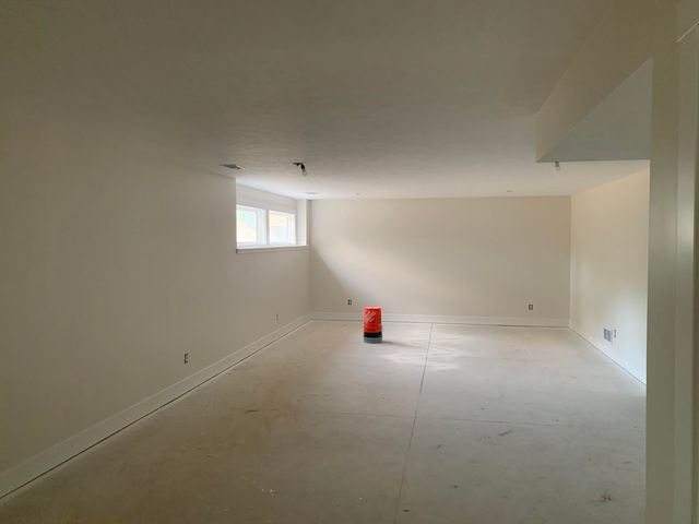 7054 Pinehurst Drive NE, Rockford, MI 49341