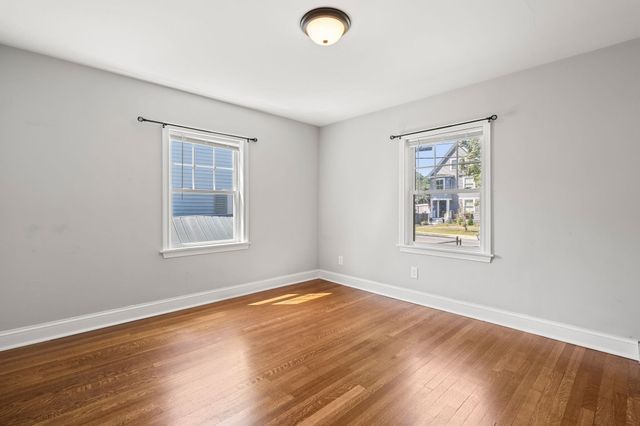 106 Lynnfield St, Peabody, MA 01960