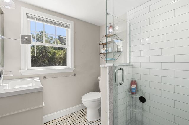 106 Lynnfield St, Peabody, MA 01960