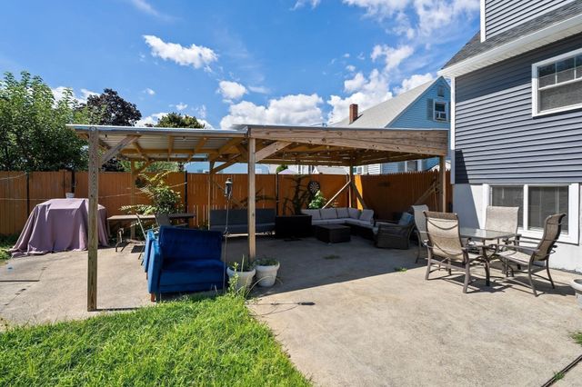 106 Lynnfield St, Peabody, MA 01960