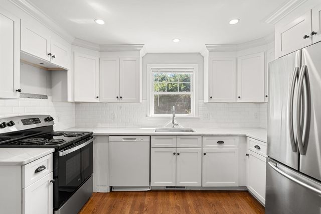 106 Lynnfield St, Peabody, MA 01960