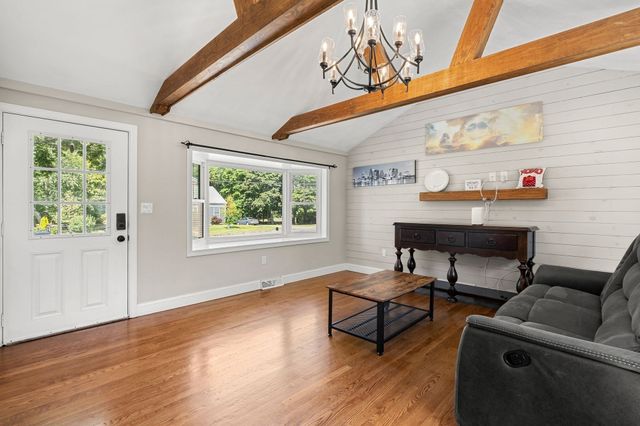 106 Lynnfield St, Peabody, MA 01960