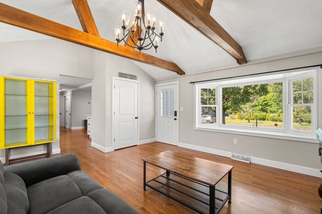 106 Lynnfield St, Peabody, MA 01960