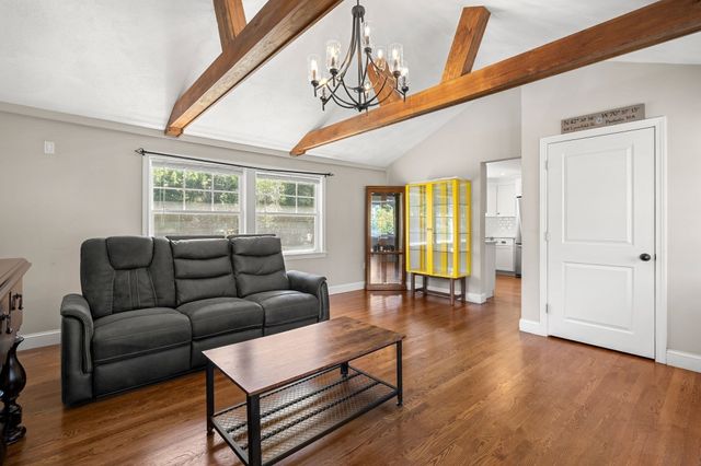 106 Lynnfield St, Peabody, MA 01960