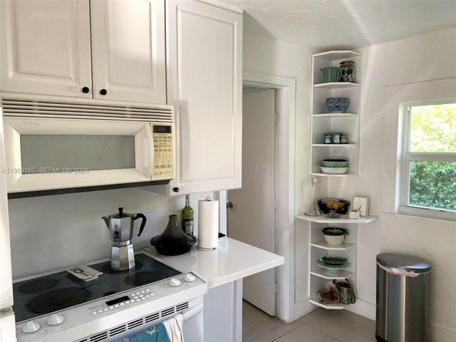 61 NW 53rd St, Miami, FL 33127