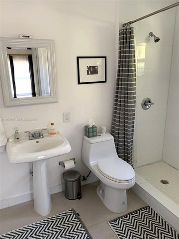 61 NW 53rd St, Miami, FL 33127