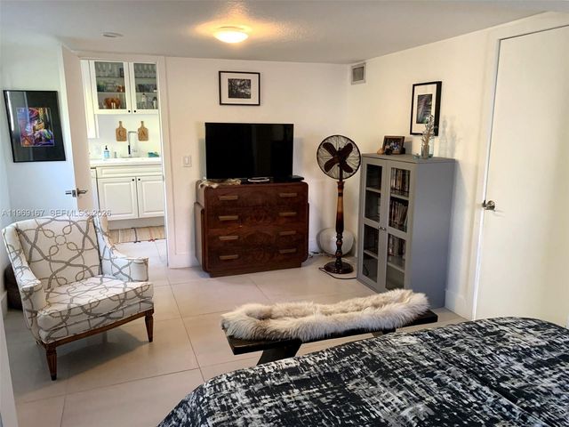 61 NW 53rd St, Miami, FL 33127