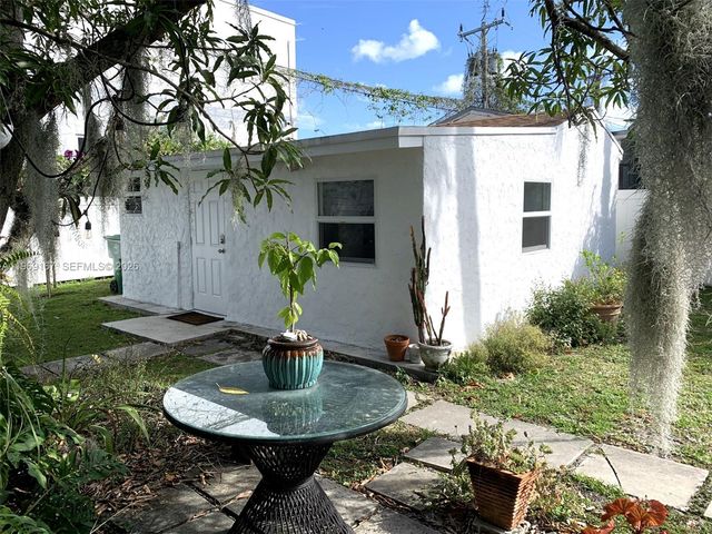 61 NW 53rd St, Miami, FL 33127