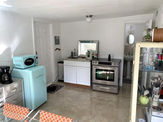 61 NW 53rd St, Miami, FL 33127