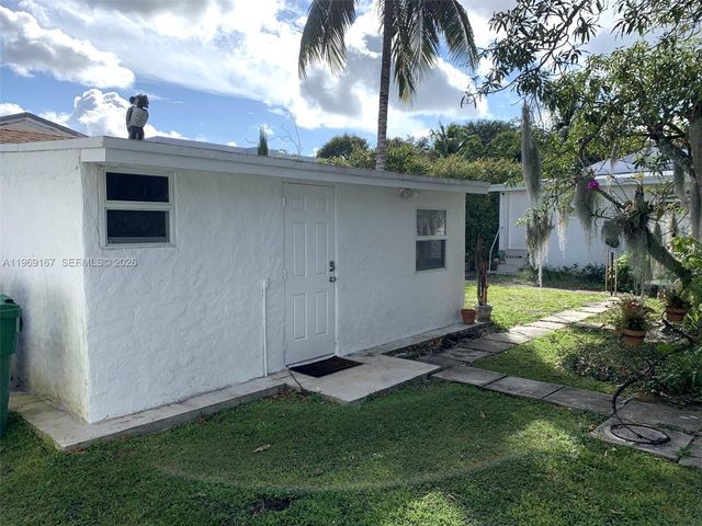 61 NW 53rd St, Miami, FL 33127