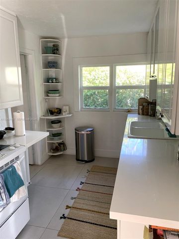 61 NW 53rd St, Miami, FL 33127