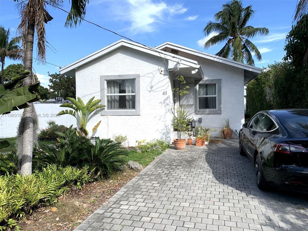61 NW 53rd St, Miami, FL 33127