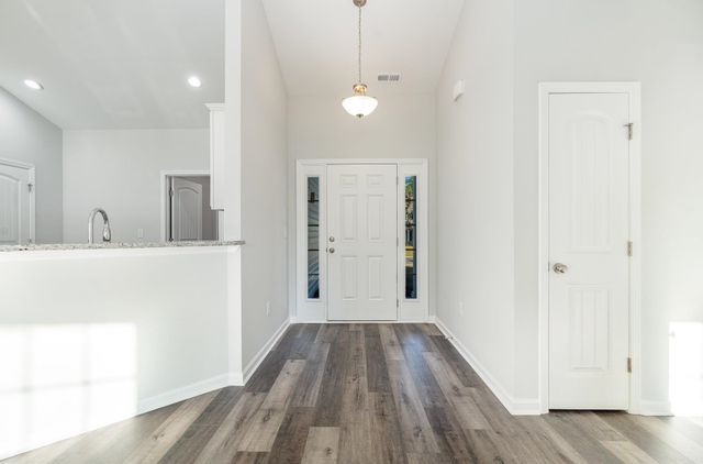 65 Bennington Ct, Georgetown, SC 29440