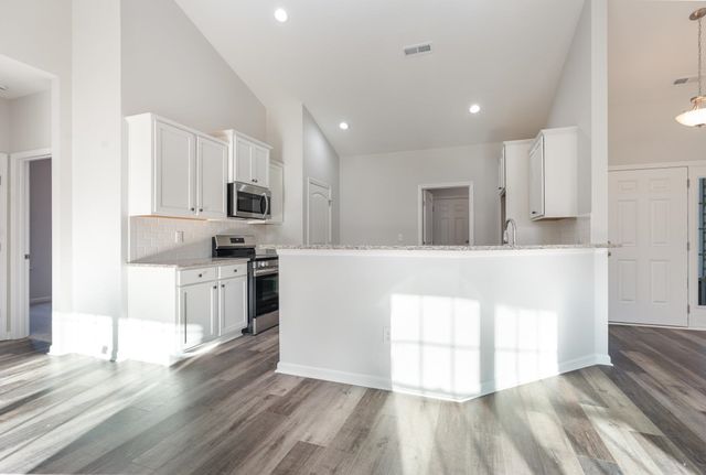 65 Bennington Ct, Georgetown, SC 29440