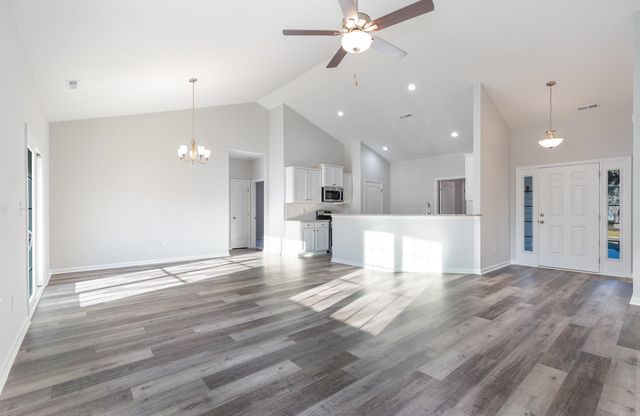 65 Bennington Ct, Georgetown, SC 29440