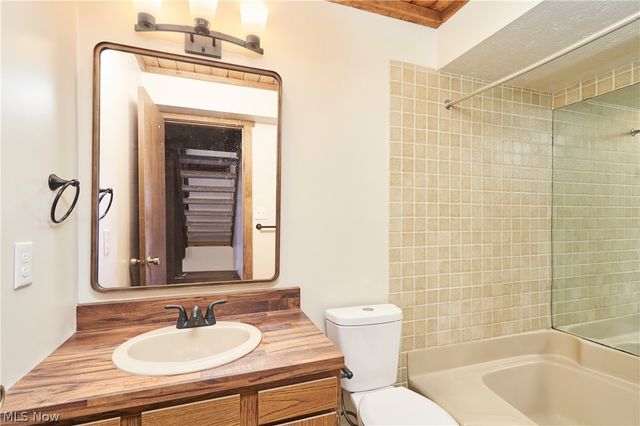 1722 Treetop Trail D, Akron, OH 44313