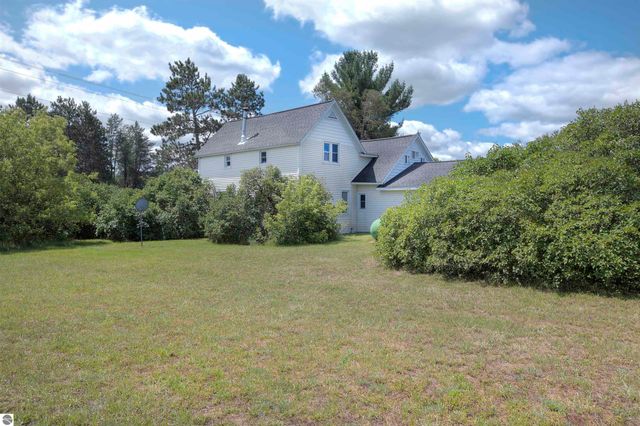 20682 Honor Highway, Interlochen, MI 49643