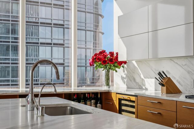 301 Mission Street 52D, San Francisco, CA 94105