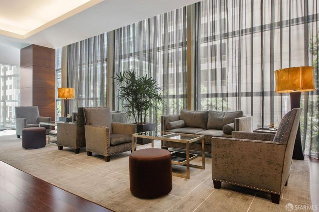 301 Mission Street 52D, San Francisco, CA 94105