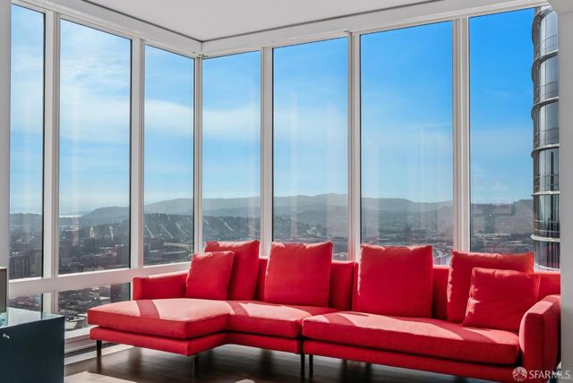 301 Mission Street 52D, San Francisco, CA 94105