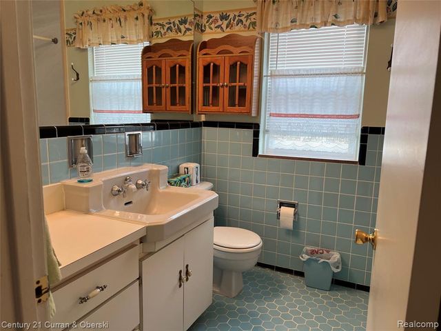 12024 Barberry Street, Southgate, MI 48195