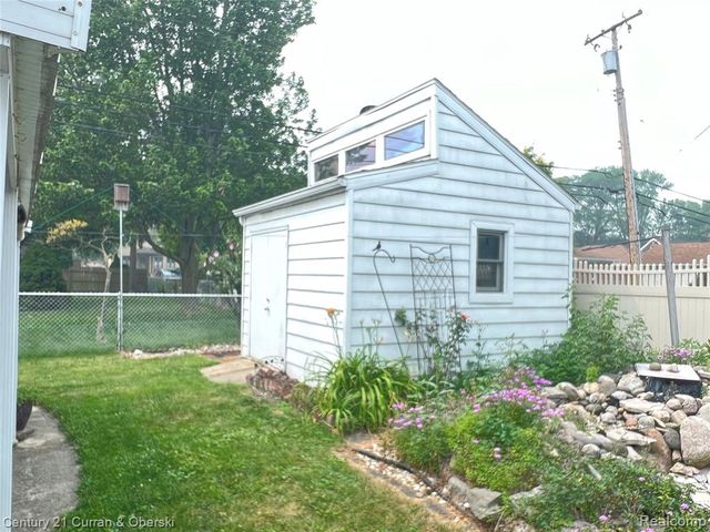 12024 Barberry Street, Southgate, MI 48195