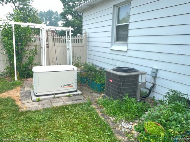 12024 Barberry Street, Southgate, MI 48195