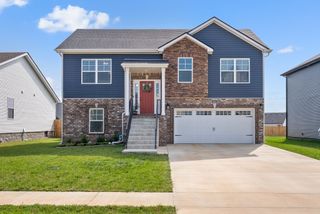 1021 Tufnel Dr, Clarksville, TN 37040