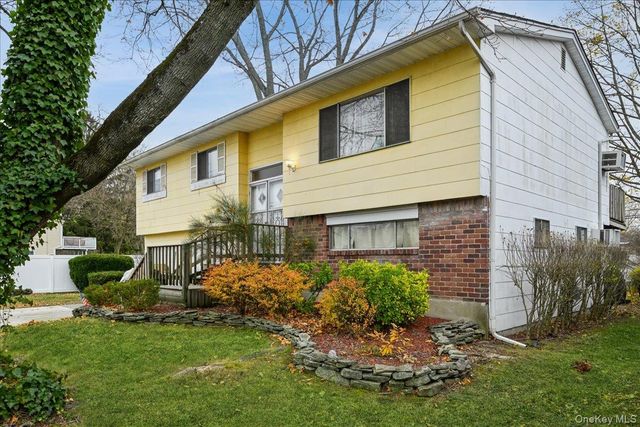 122 Haypath Road, Bethpage, NY 11714