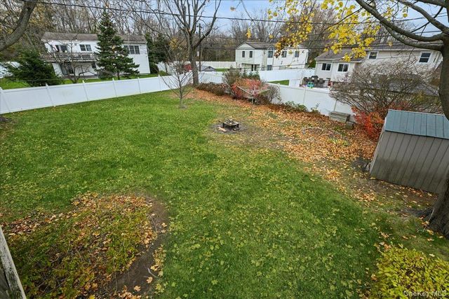 122 Haypath Road, Bethpage, NY 11714