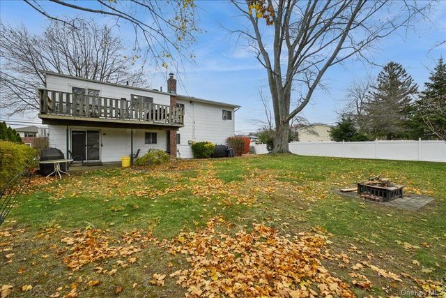 122 Haypath Road, Bethpage, NY 11714