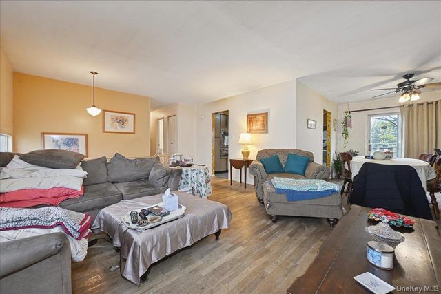 122 Haypath Road, Bethpage, NY 11714