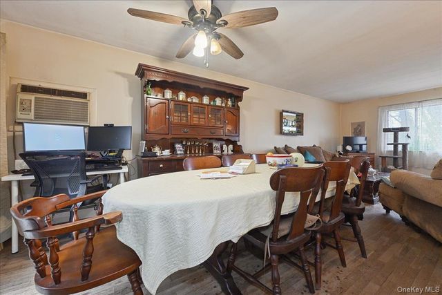 122 Haypath Road, Bethpage, NY 11714