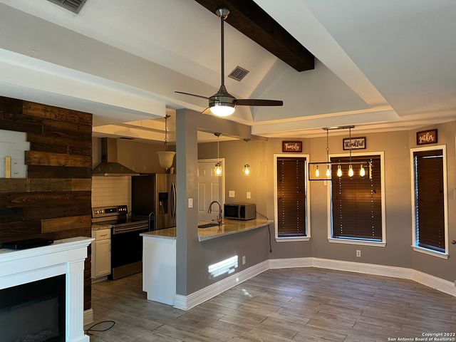 10622 gaylord, San Antonio, TX 78224