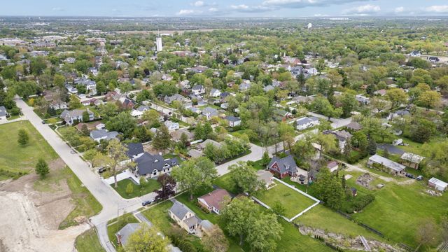 220 Pacific Street, Frankfort, IL 60423