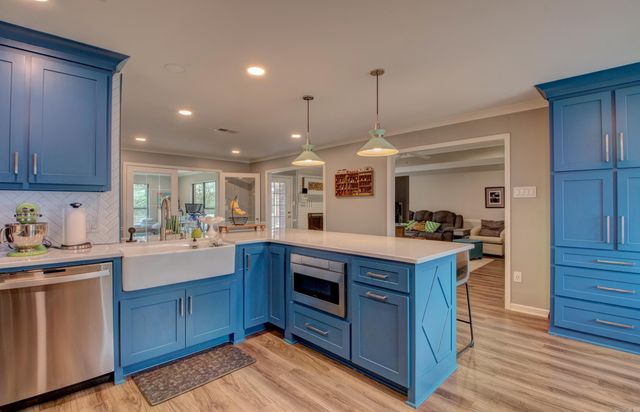 4 Riviera Drive, Conway, AR 72034