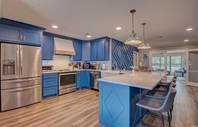 4 Riviera Drive, Conway, AR 72034